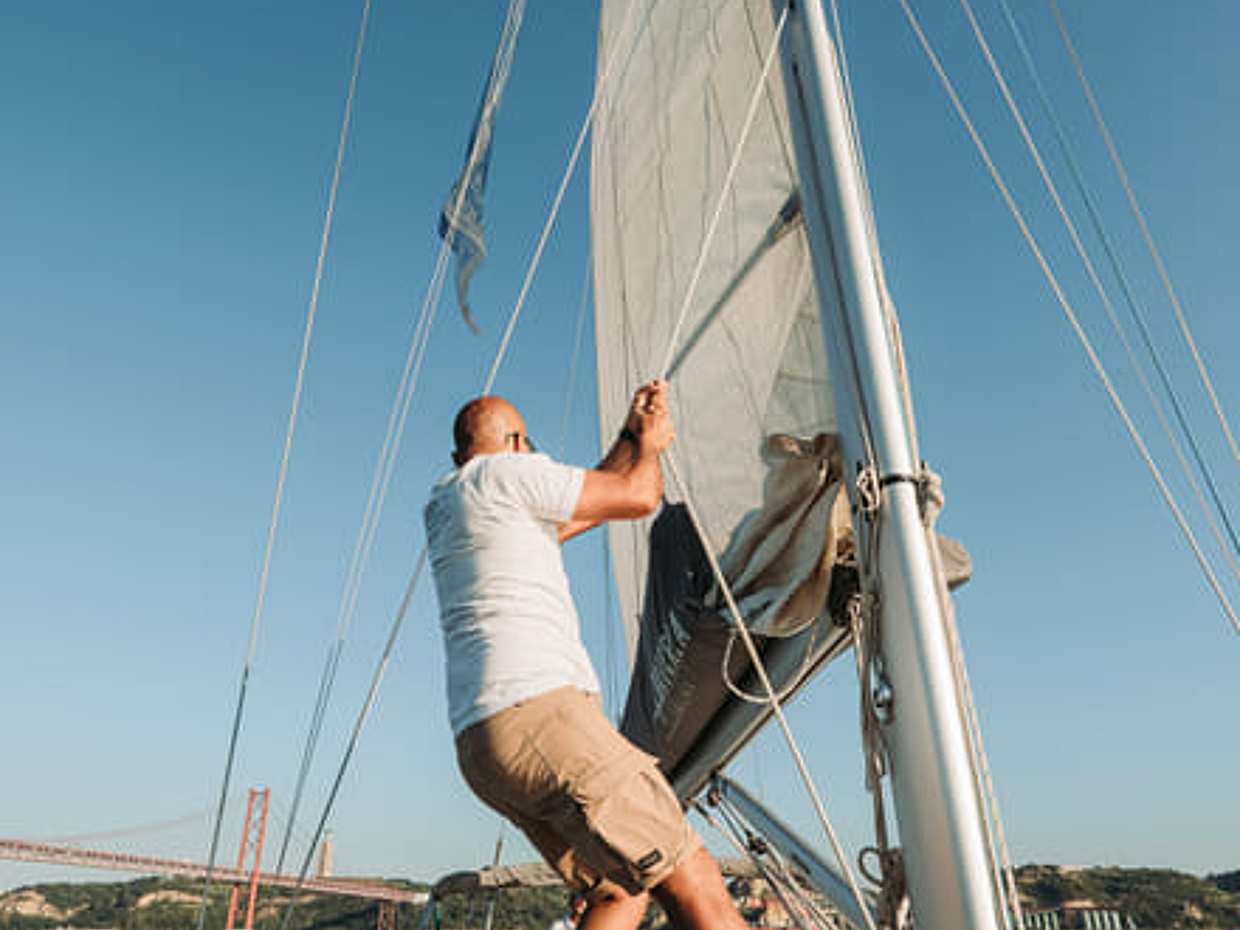 Lisbon Small Group 2h Sunset Sailing- Live Commentary & a Drink (Or Open Bar Option) in Portugal, Lisboa, photo 4