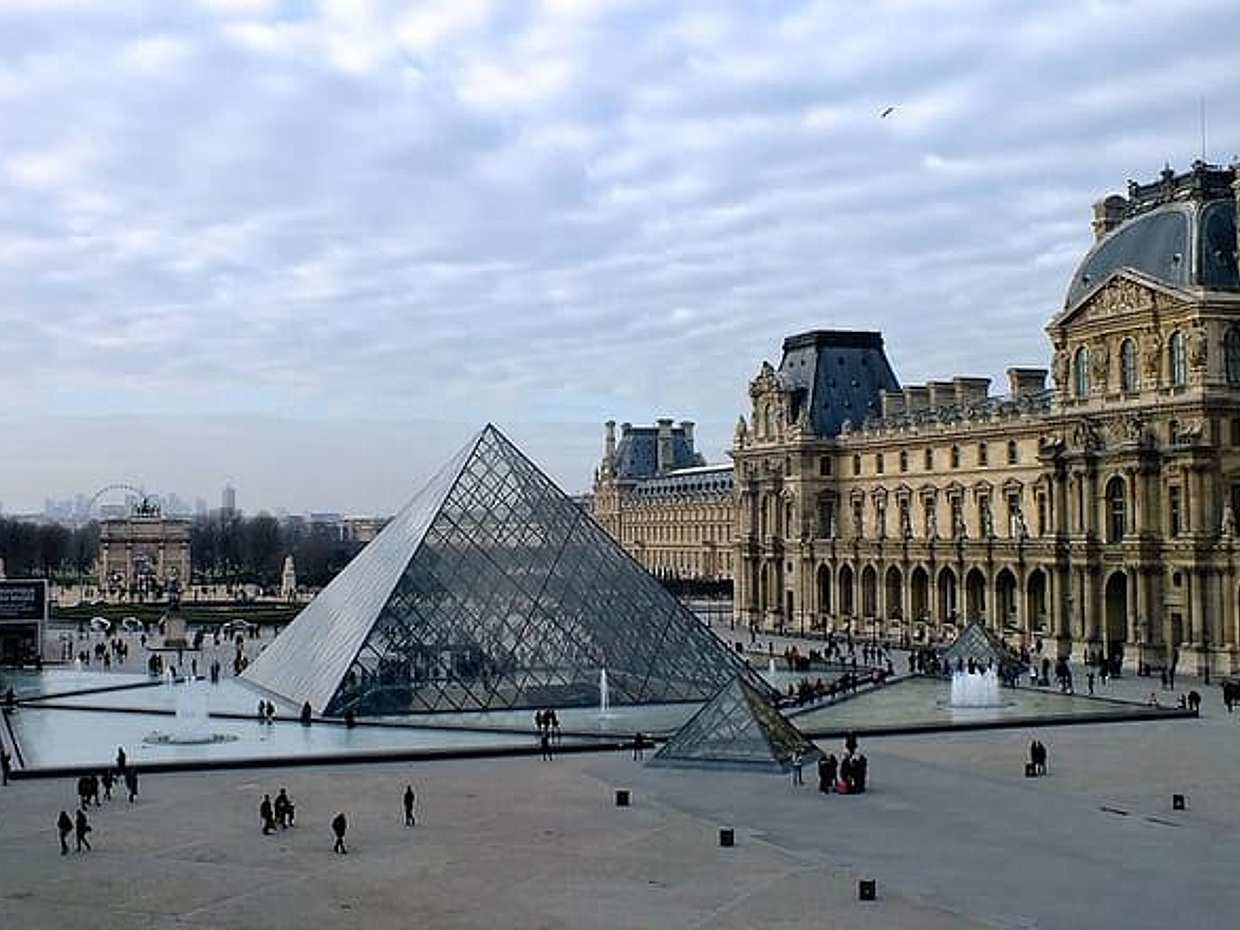 Paris VIP Private Tour with guide & driver and Airport Pick up, photo 2