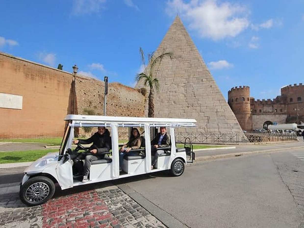 Tour of Rome in 7 Seater Golf Cart, photo 5