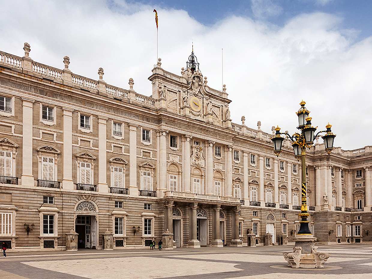 "Secretos de la Catedral de la Almudena, Palacio Real y Recorrido a Pie en Madrid, España", photo 2