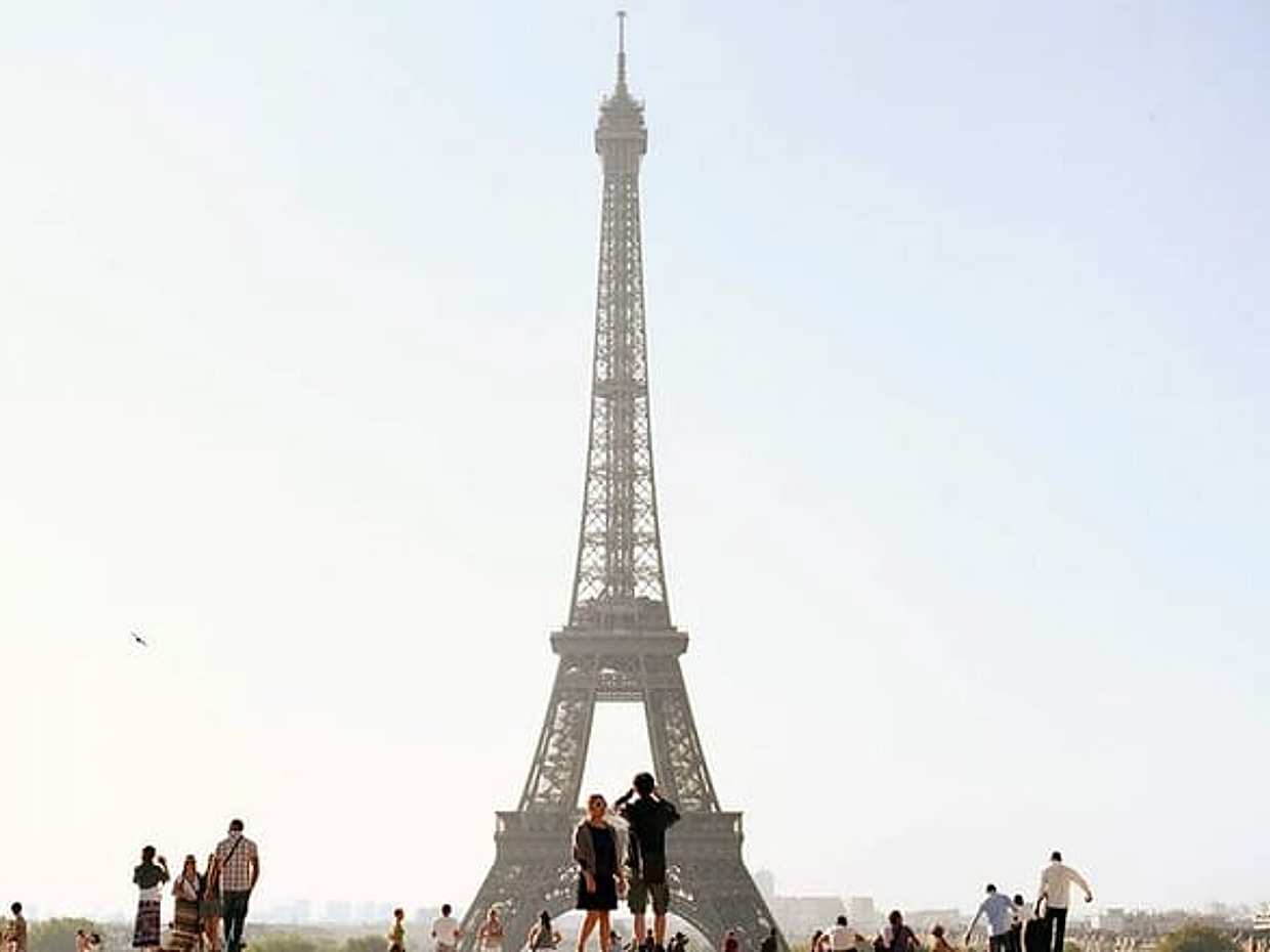Half-Day Private Eiffel Summit , Crepe & Seine River Lunch Cruise