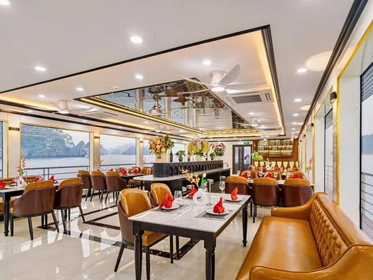 Diamond Era Luxury Halong Bay Day Trip with Jacuzzi & Kayaking