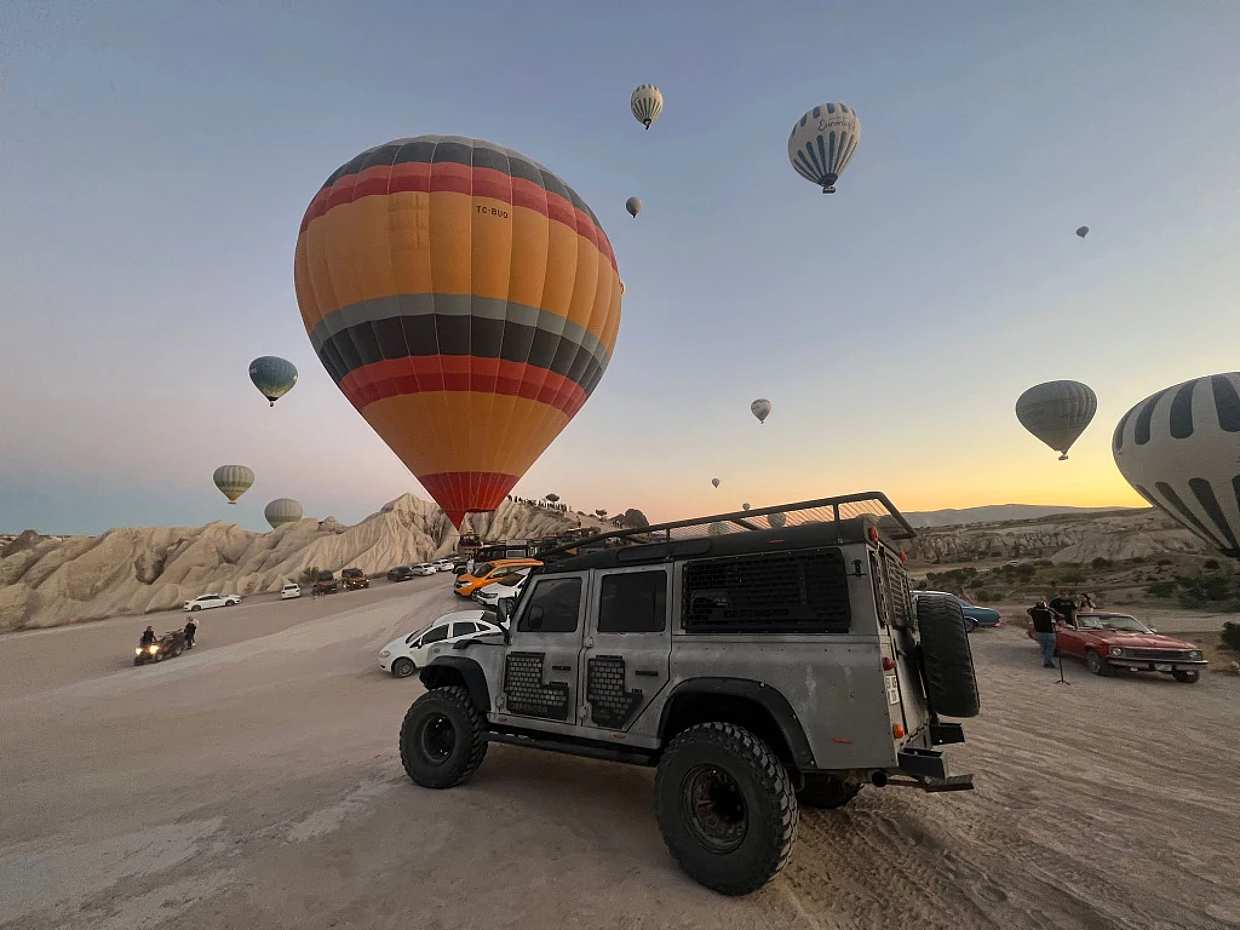 VIP Sunrise Jeep Safari with Off-Road & Roundtrip Transfer in Cappadocia in Turkey