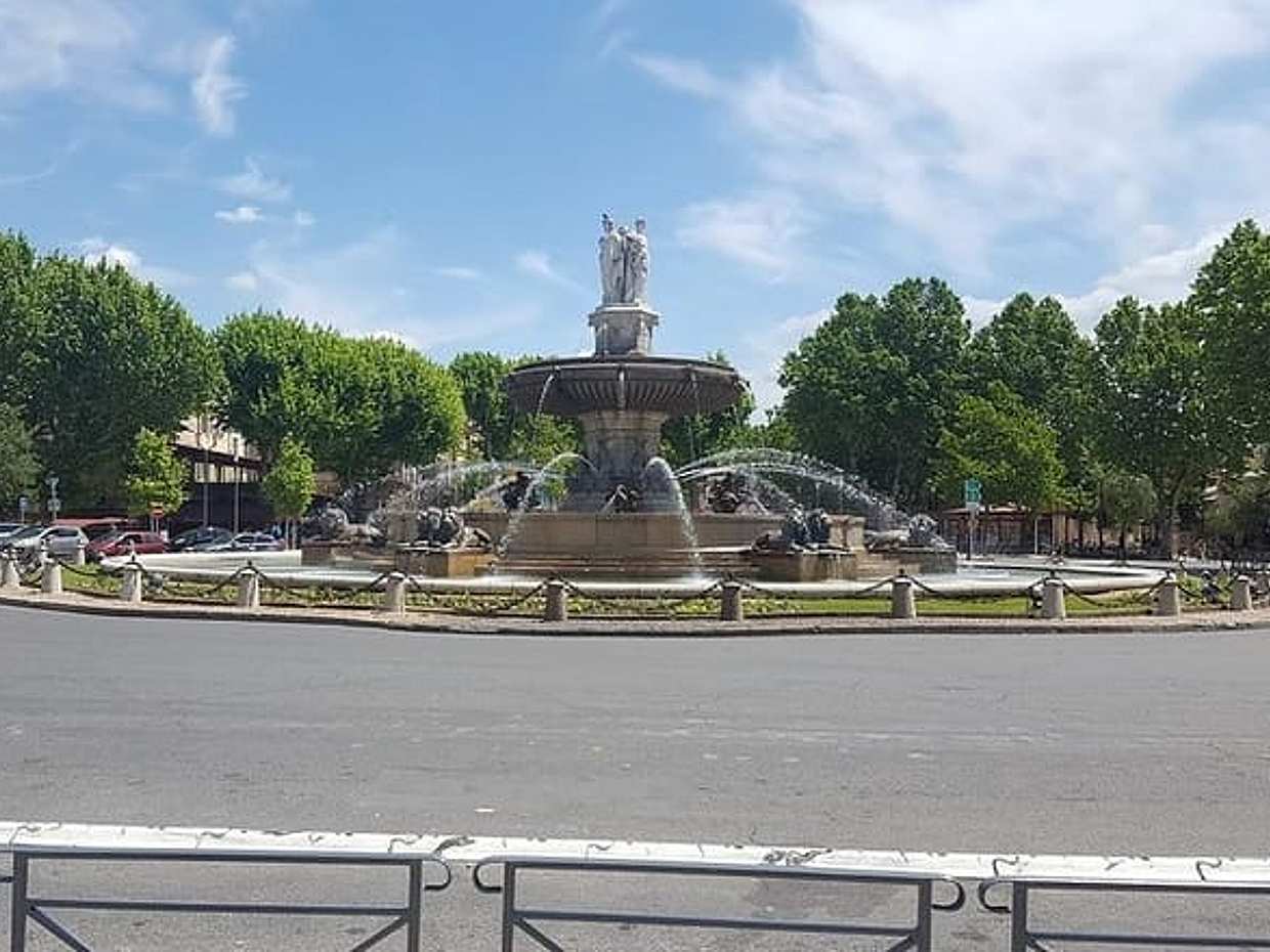 Small Groupe Private Excursion to Avignon and Aix en Provence, photo 2