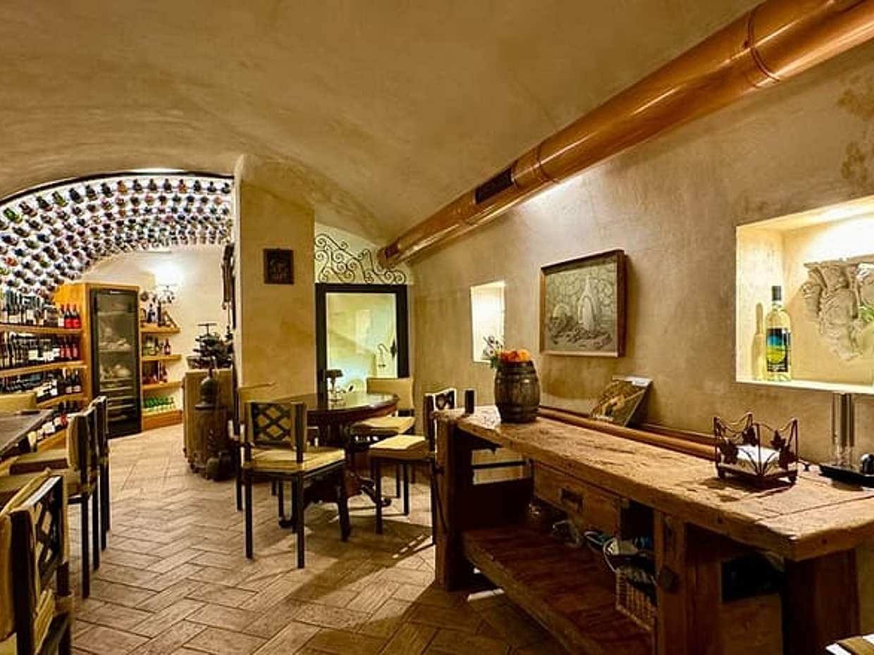Discover Rome’s Flavors Underground: Lunch Tasting & Wine Pairing in Trastevere, photo 5
