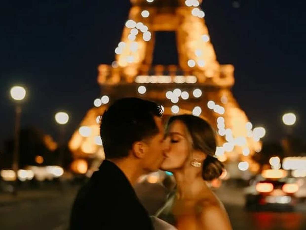 Romantic VIP Photoshoot in Paris with Champagne & Private Transfers, photo 2