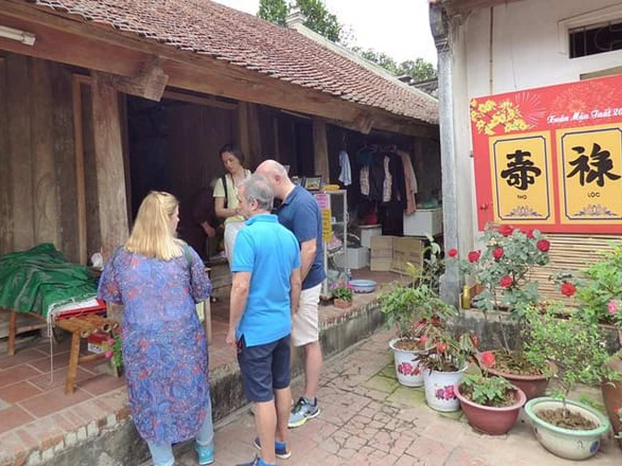 Private Tour: Duong Lam Ancient Village Day Tour, photo 4