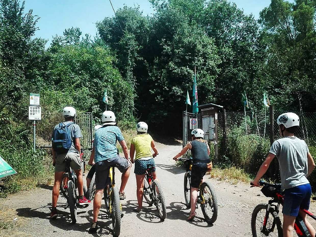 Appian Way Bike Tour with Park of the Aqueducts and the Roman Countryside in Italy, Rome E-Bike Tour, photo 2
