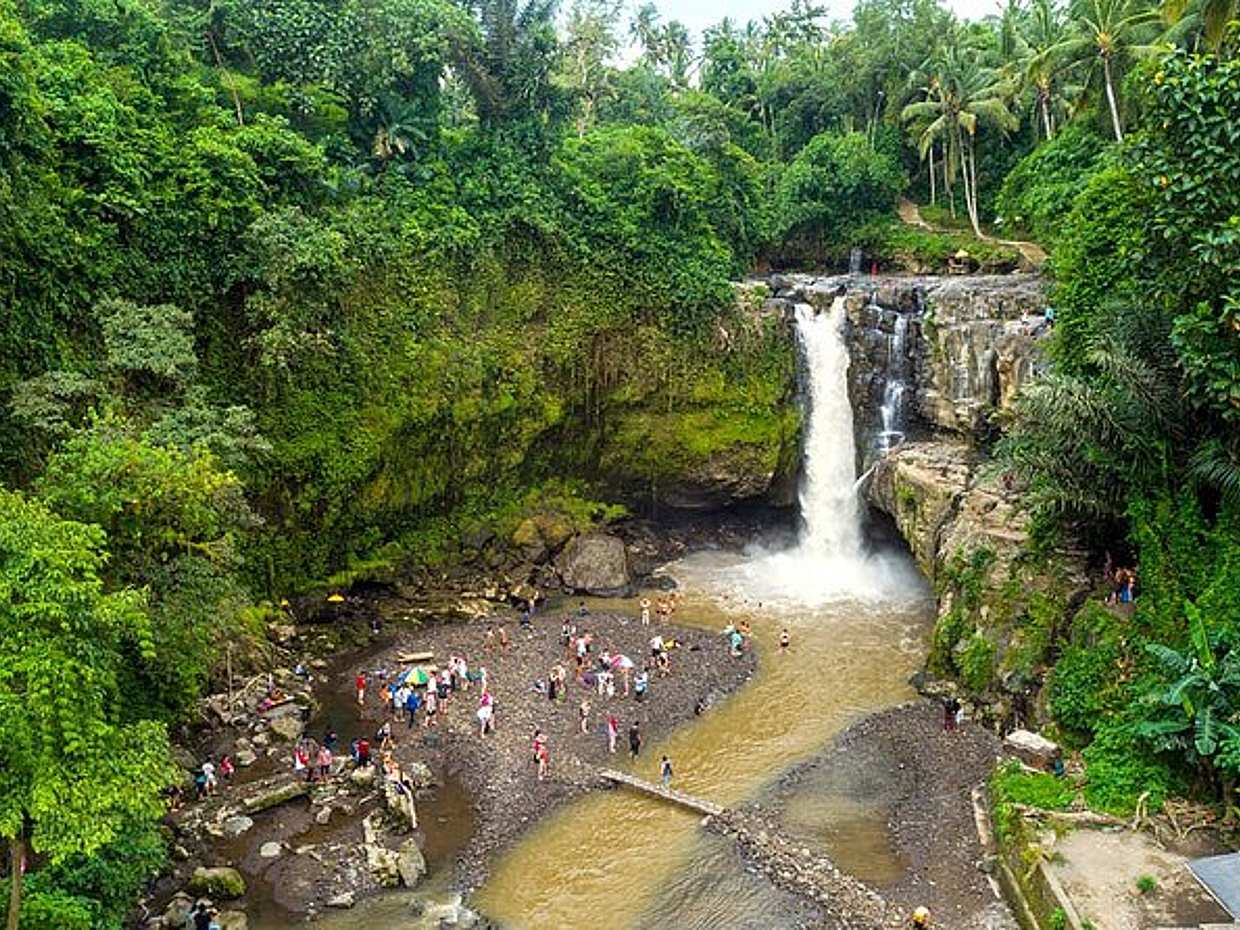 Waterfall Escape and Babi Guling Treat in Indonesia, Bali, photo 2