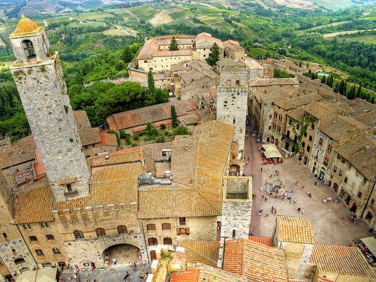 San Gimignano, Pisa and Siena Tour from Florence in Italy