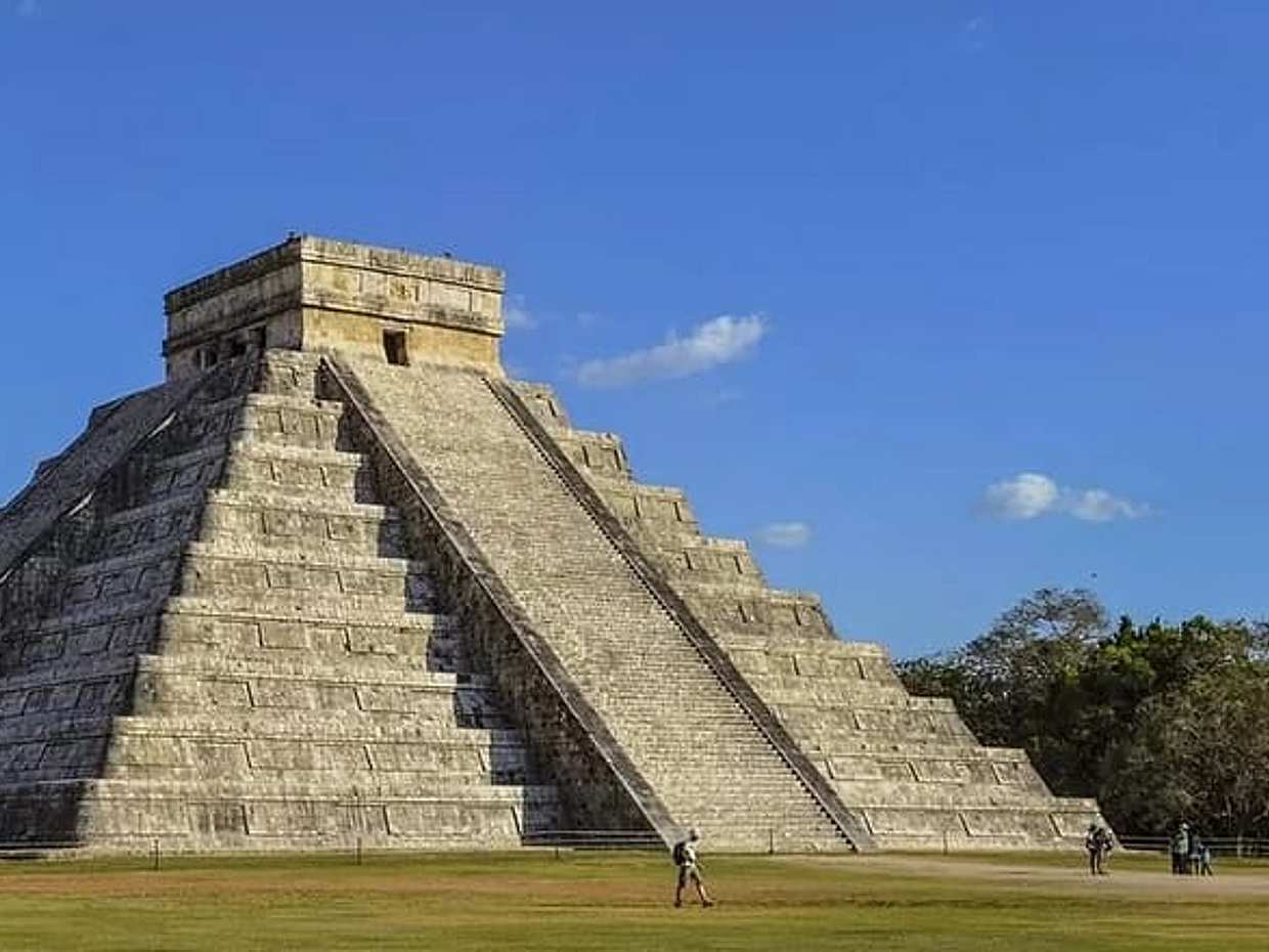 Chichen Itza Classic Cenote & Valladolid Tour in Mexico, Cancún
