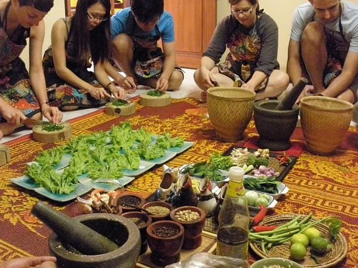 Silom Thai Cooking School with Fresh Market Tour, photo 4
