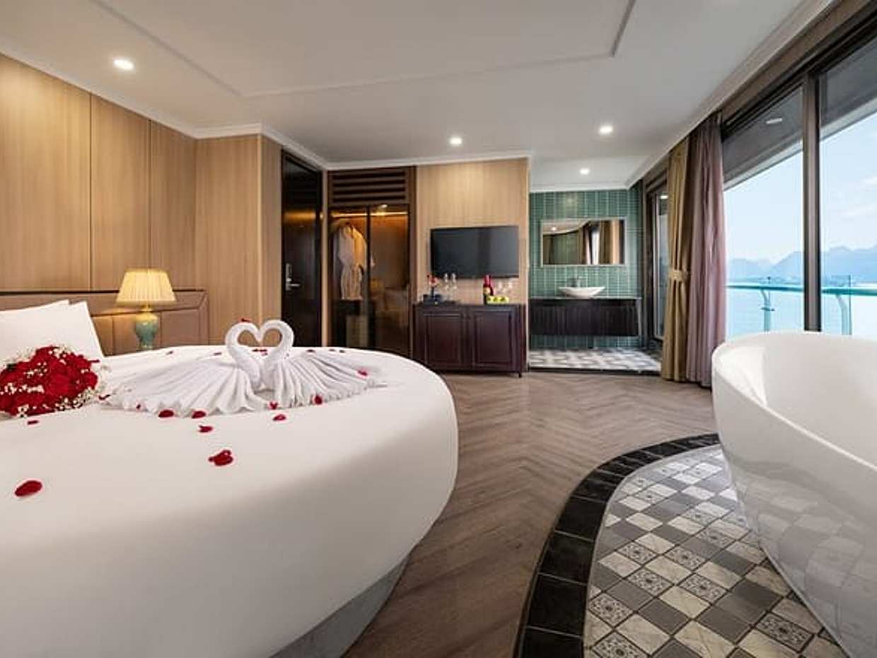 Halong & Lan Ha Bay Luxury Overnight Cruise – Pickup from Hanoi