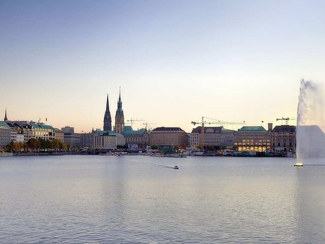 Private Transfer From Hannover to Hamburg With Sightseeing Stops, photo 5