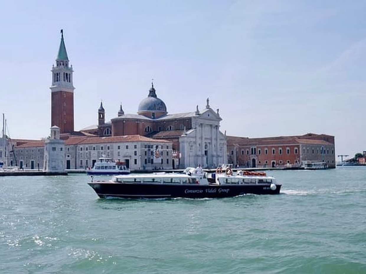 Morning Venice Lagoon Cruise: Murano and Burano Islands, photo 3