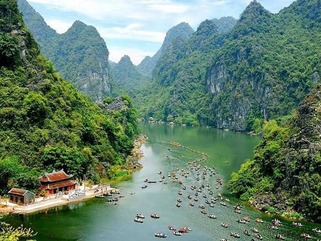 Hanoi - Bai Dinh Pagoda and Natural Trang An excursion sightseeing full day, photo 5