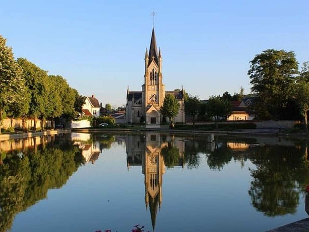 Private day trip: Paris to Reims & back, English speaking driver in France