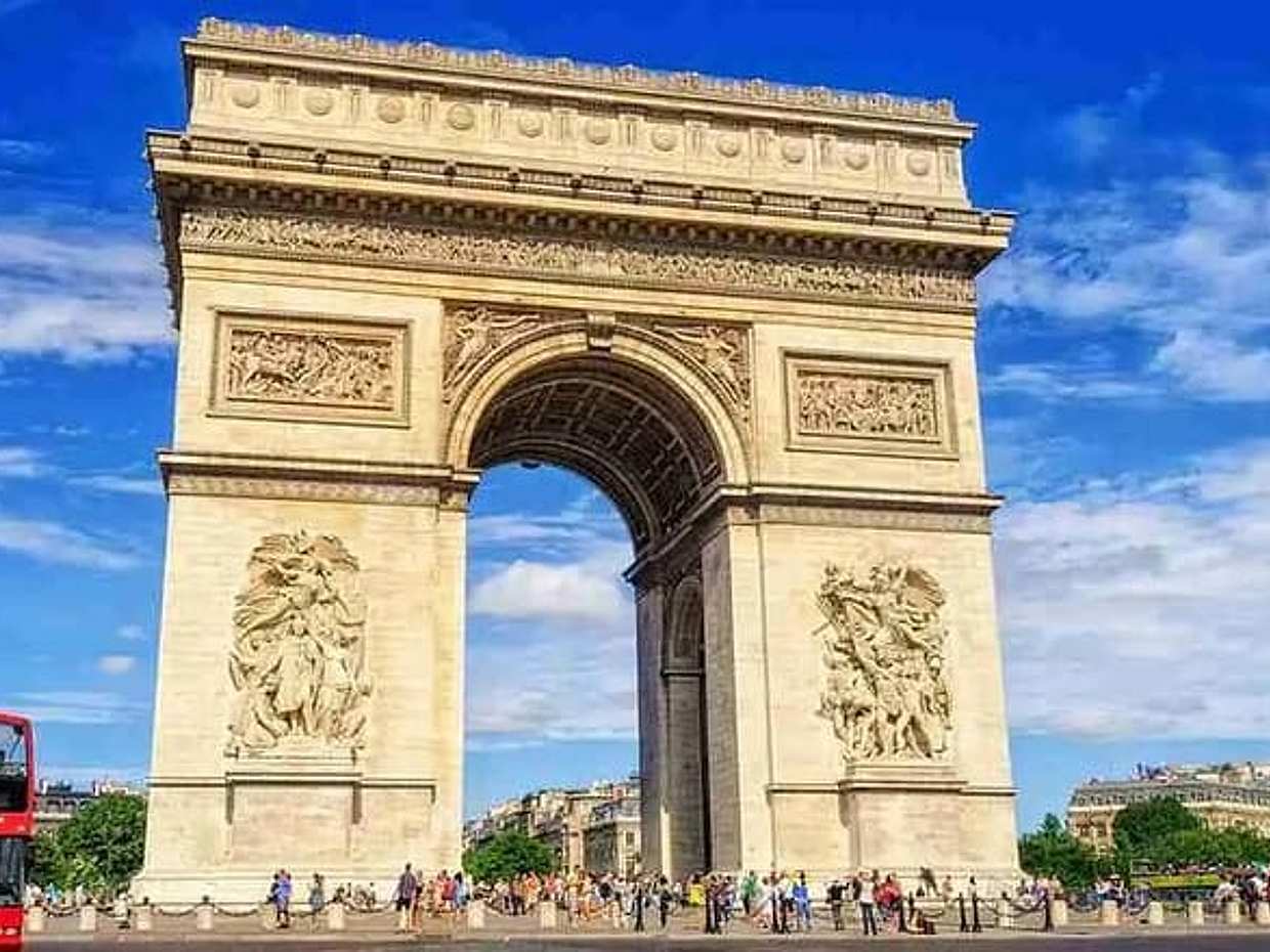 Paris - 2 Days Sightseeing Bus Tour and River Cruise, photo 5