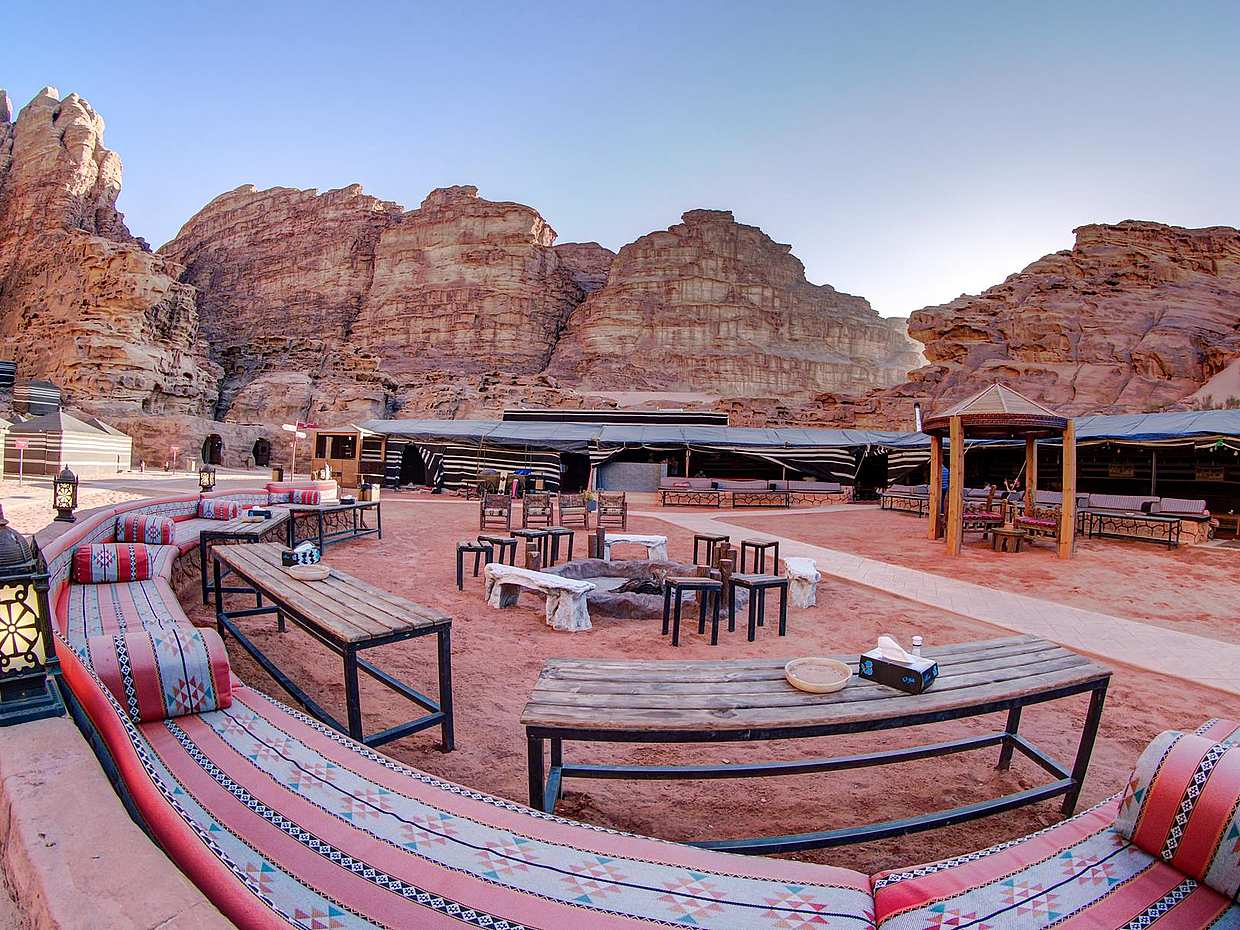 Live Cooking at Bedouin Camp in Wadi Rum Village, Jordan, photo 2