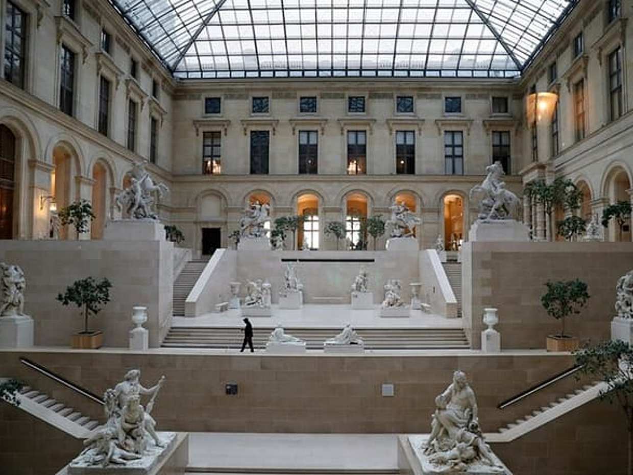 Visite privée d'une journée complète à Paris avec repas indien et prise en charge en France, Clichy, photo 3