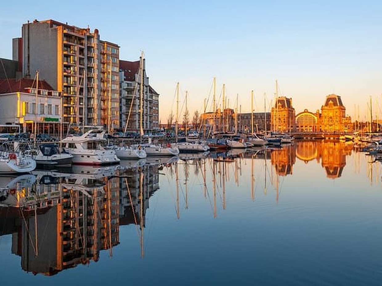 Privétransfer van Brussel naar Oostende, 2 uur sightseeingstop in België