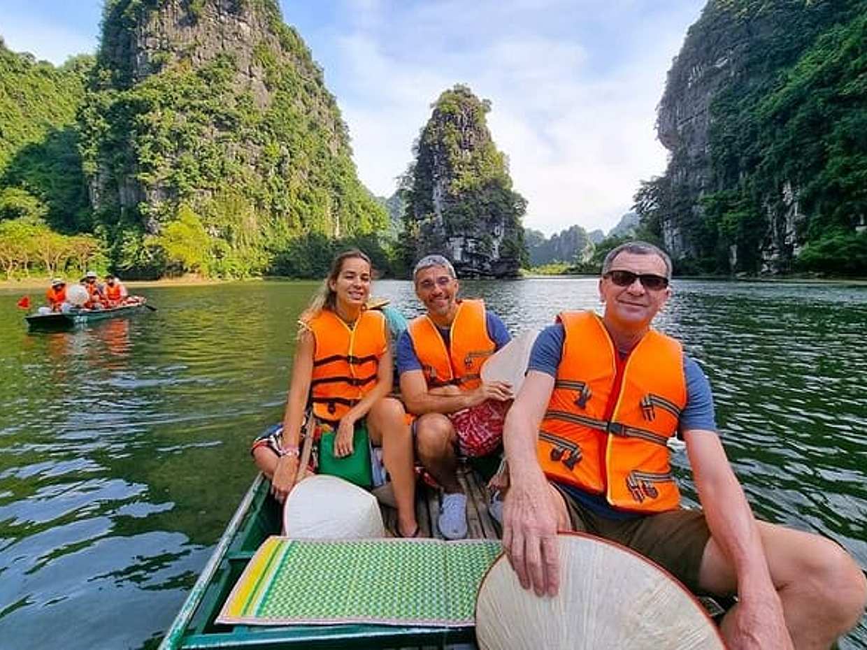 Luxury Private Tour From Hanoi: Trang An, Bich Dong & Mua Caves, photo 2