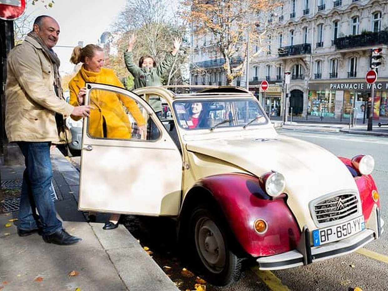 Paris Private Vintage Car Half day Tour with Eiffel Tower 2nd Floor by Elevator, photo 2