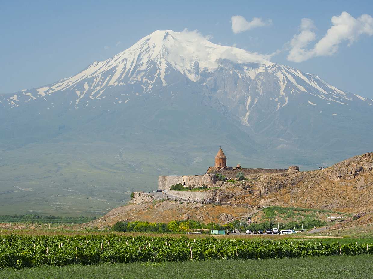 Khor Virap and Hin Areni Wine Factory, Noravank monastery in Armenia, Yerevan, photo 2