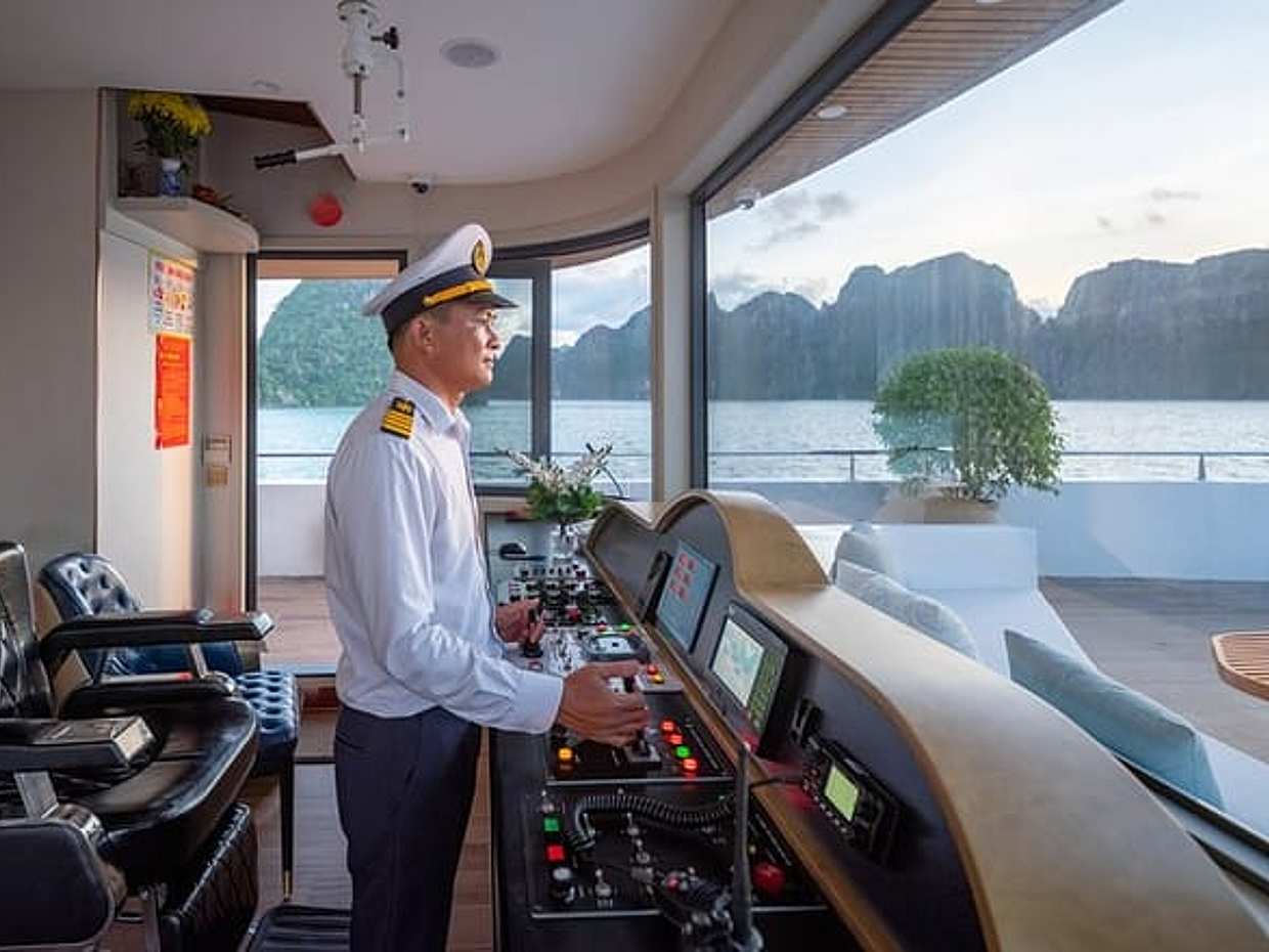 Leona Cruise - Explore Halong Bay 07 Hours on Top Notch Cruise, photo 2
