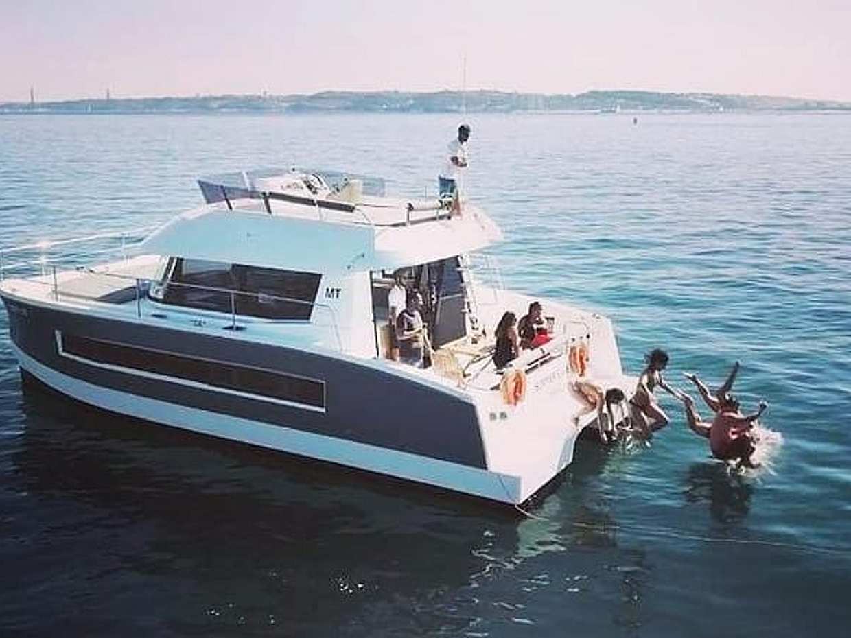 Motor catamaran up to 18 people in Lisbon in Portugal, photo 3
