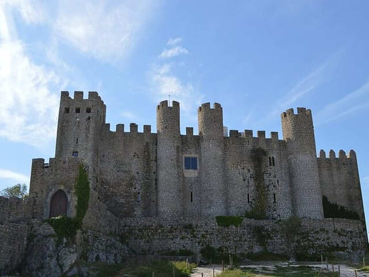 Private day trip from Lisbon to Mafra & Obidos, local driver in Portugal