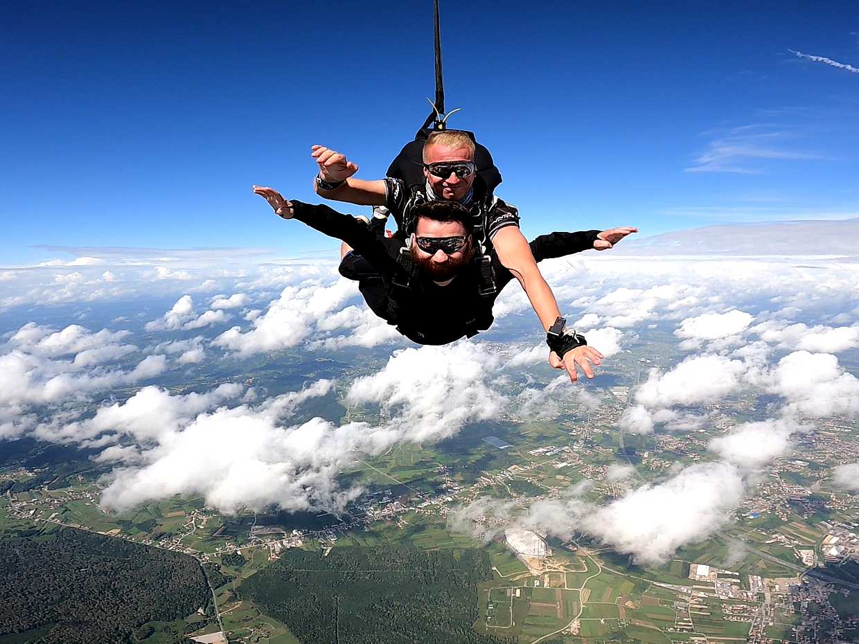 Tandem Fallschirmspringen in Kroatien, Zagreb, photo 3