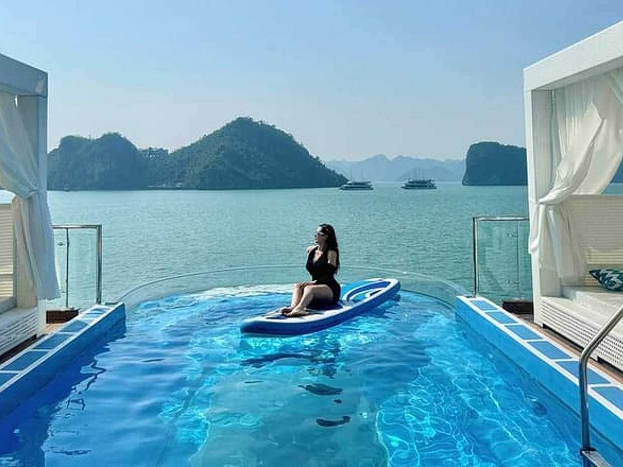 Luxury Luna Cruise Ha Long Bay Premium from Hanoi, photo 2