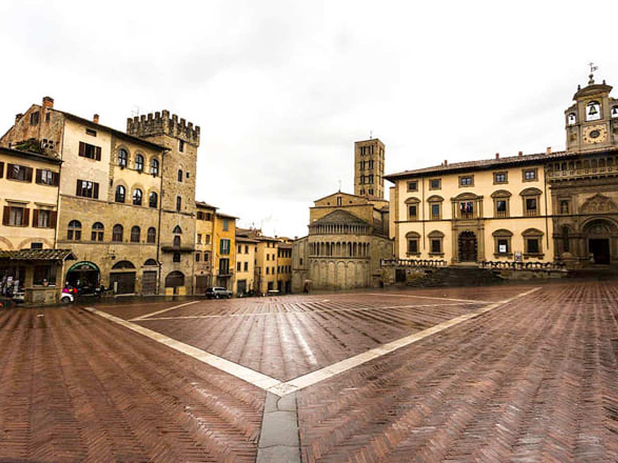 From Florence: Private Minivan Tour Discovering Arezzo & Cortona, photo 2