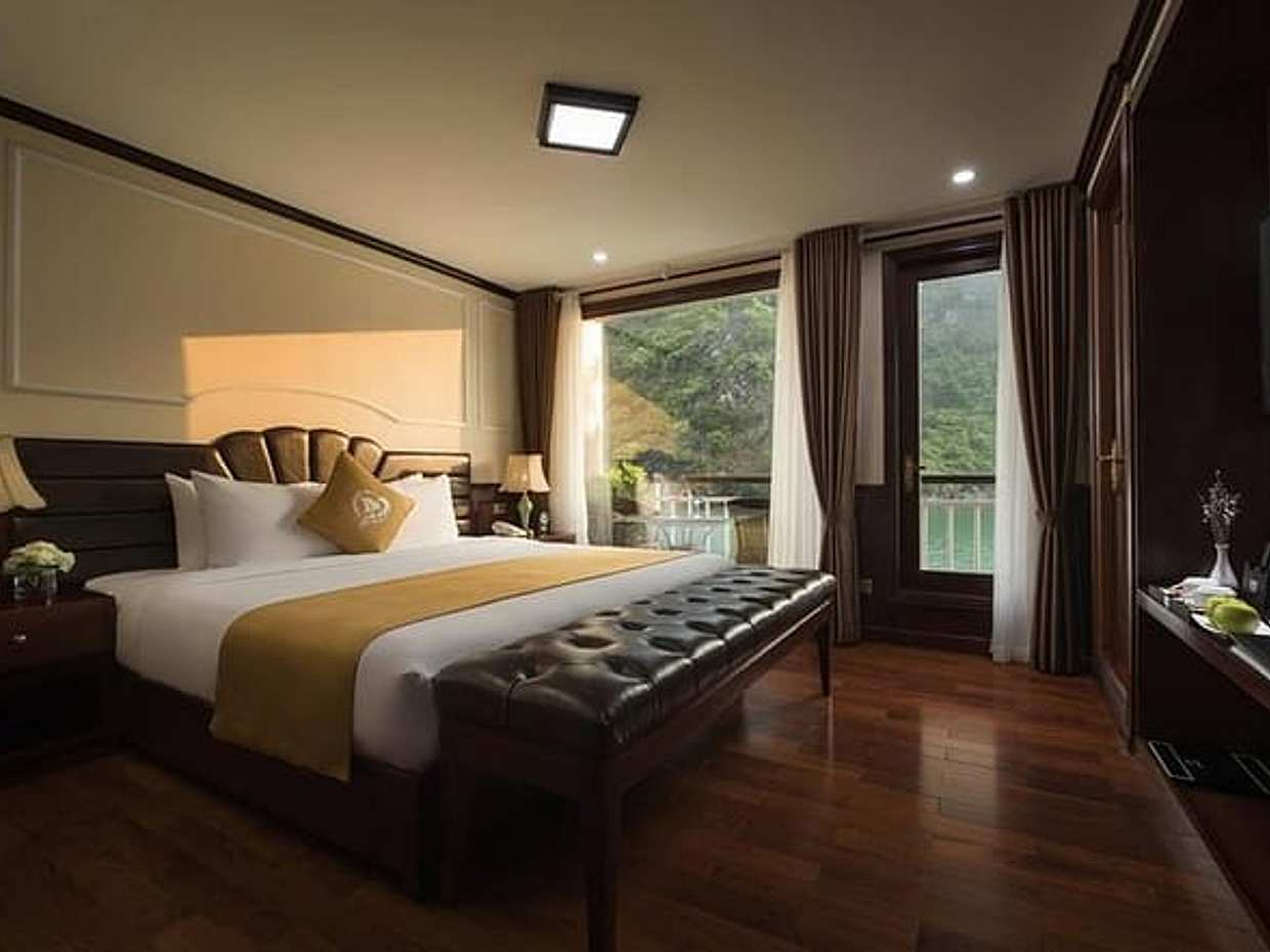Luxury 5 Star Cruise 2 Days 1 Night Tour in Ha Long Bay-Lan Ha Bay, photo 2