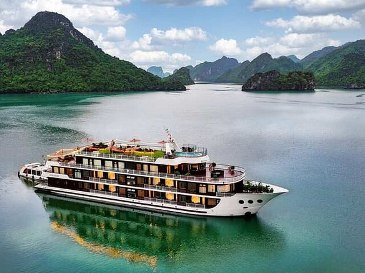 Dora Cruise 3 Days Explore Halong Bay Lan Ha Bay Private Balcony