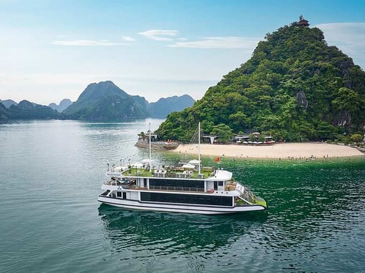 From Tuan Chau Port : Halong Bay Cruise Kayaking, Lunch and Party, photo 2