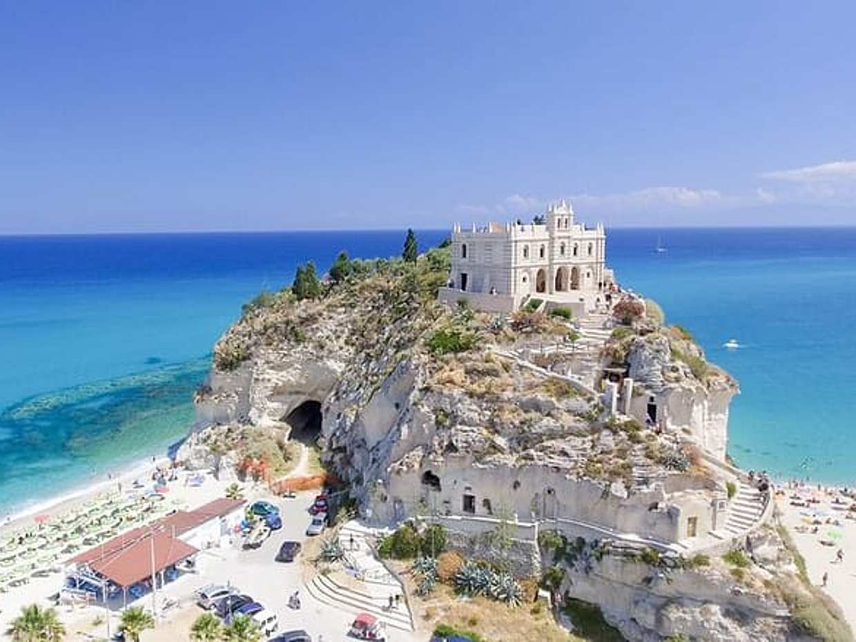 Private transfer from Naples to Tropea, 2h stop in Salerno in Italy, Napoli, photo 2