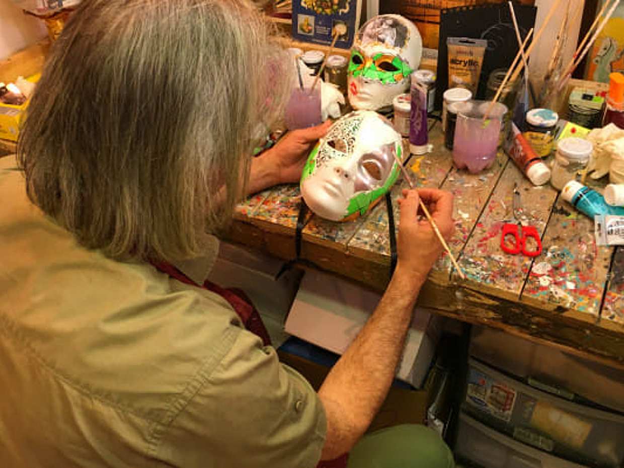 Creative Mask Decoration Workshop with local Mask Maker, photo 4