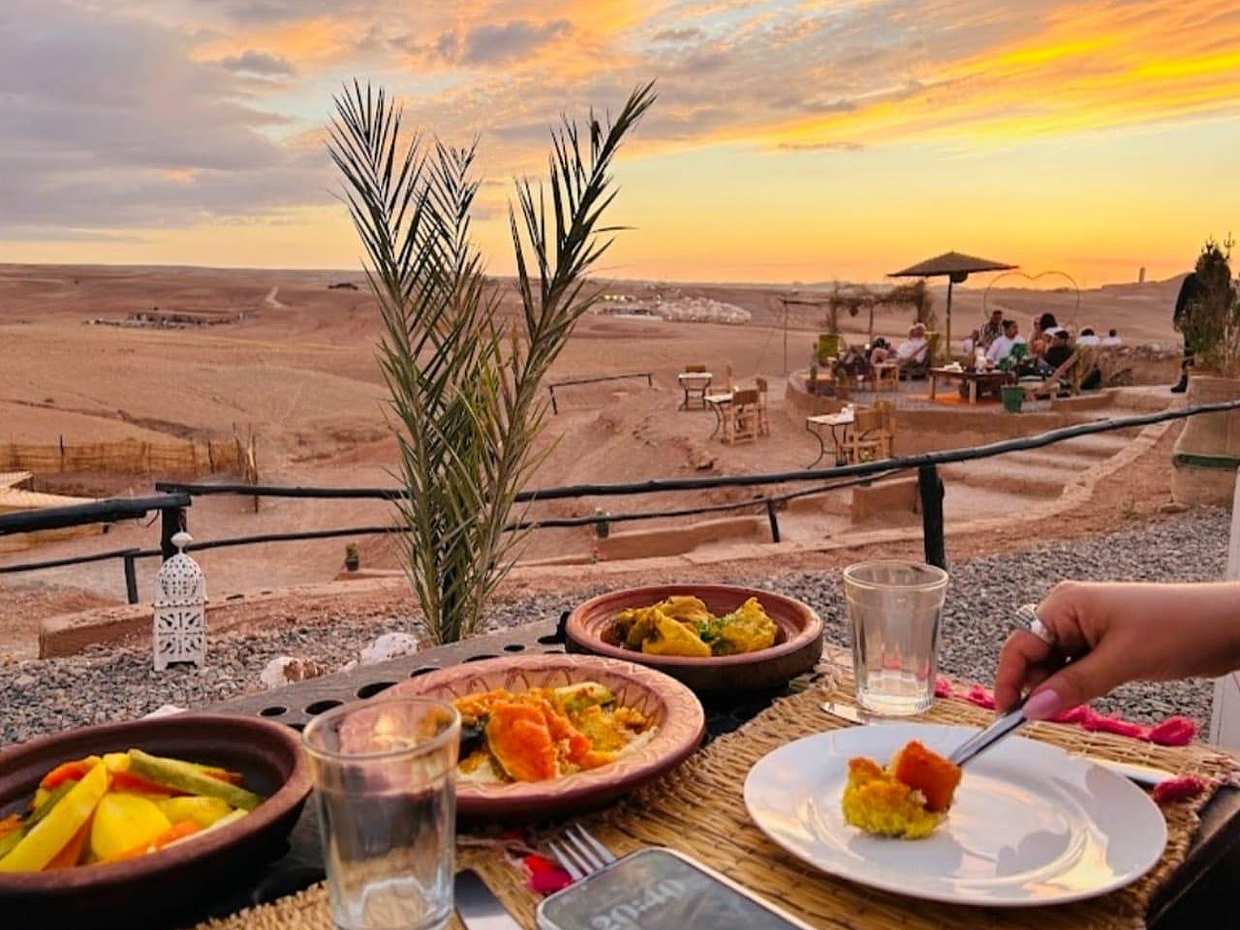 Marrakech: Čtyřkolky a jízda na velbloudech v poušti Agafay, západ slunce a večeře s představením v Maroku, Marrákeš
, photo 4