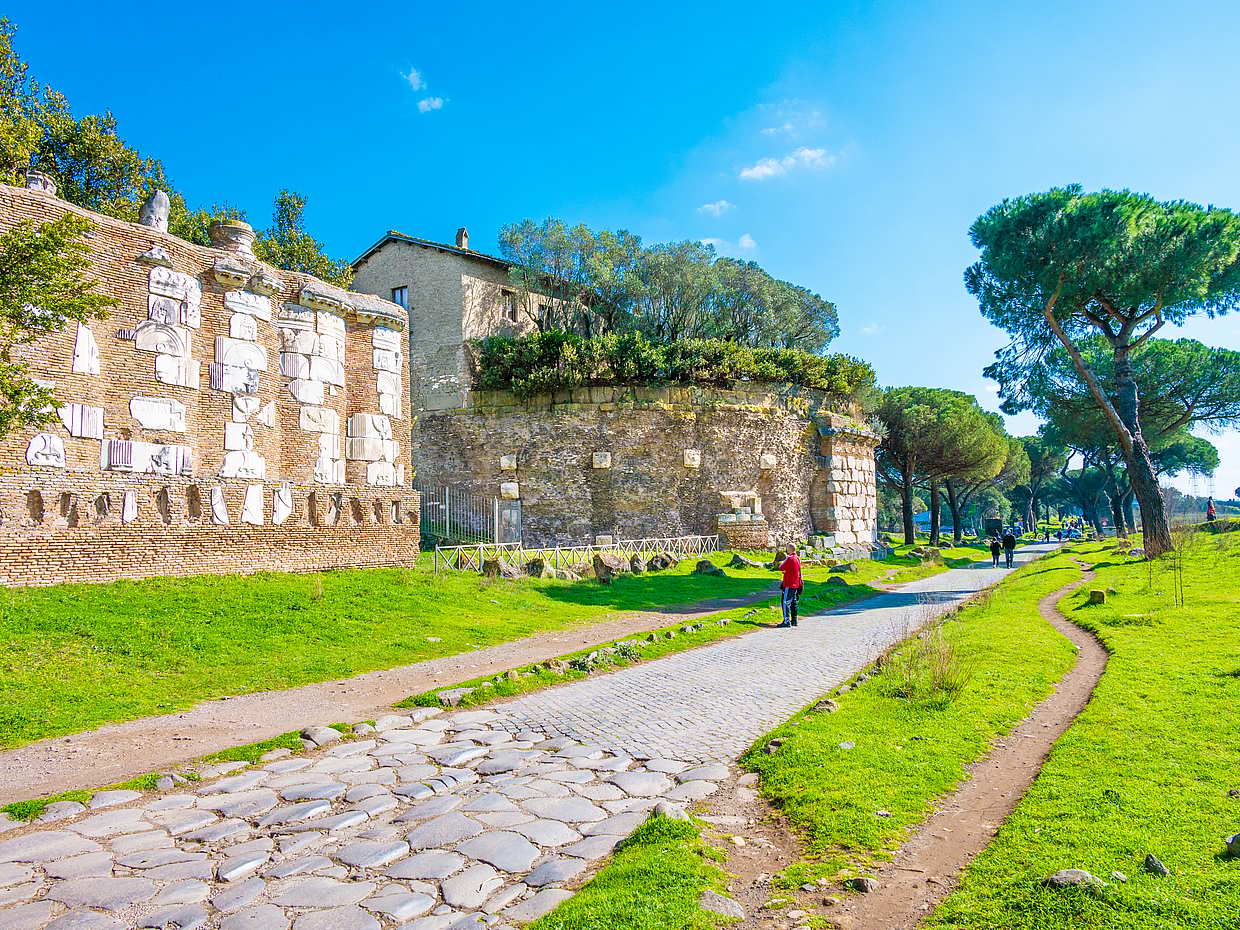 3-Hour Guided Tour in Golf Cart in Catacumbs and Appian Way Park in Rome, Italy, photo 2