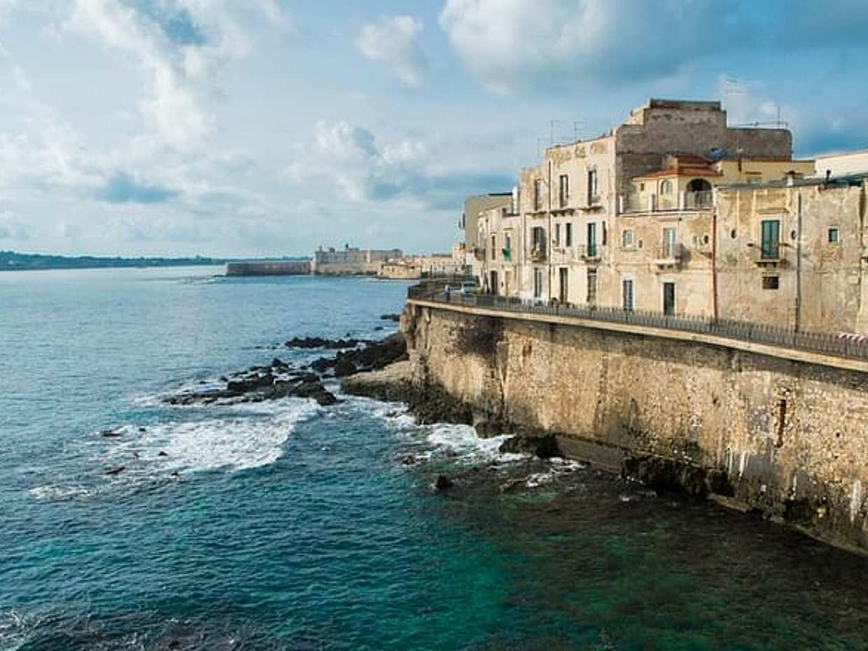 Syracuse Ortigia Scavenger Hunt & Self-Guided Walking Tour