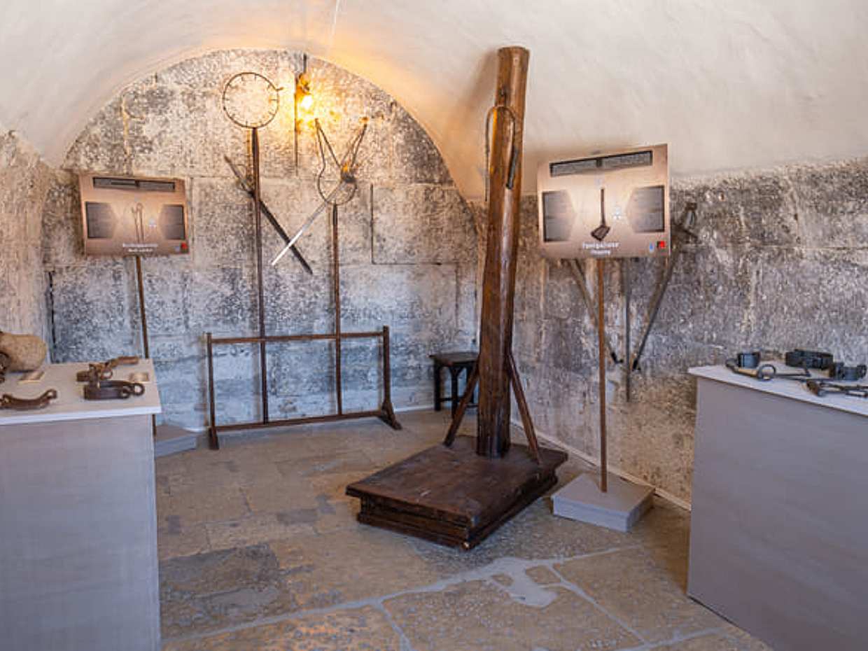 Lords of The Night Prison Palace: Cells And Torture Tools - Escorted Visit, photo 4