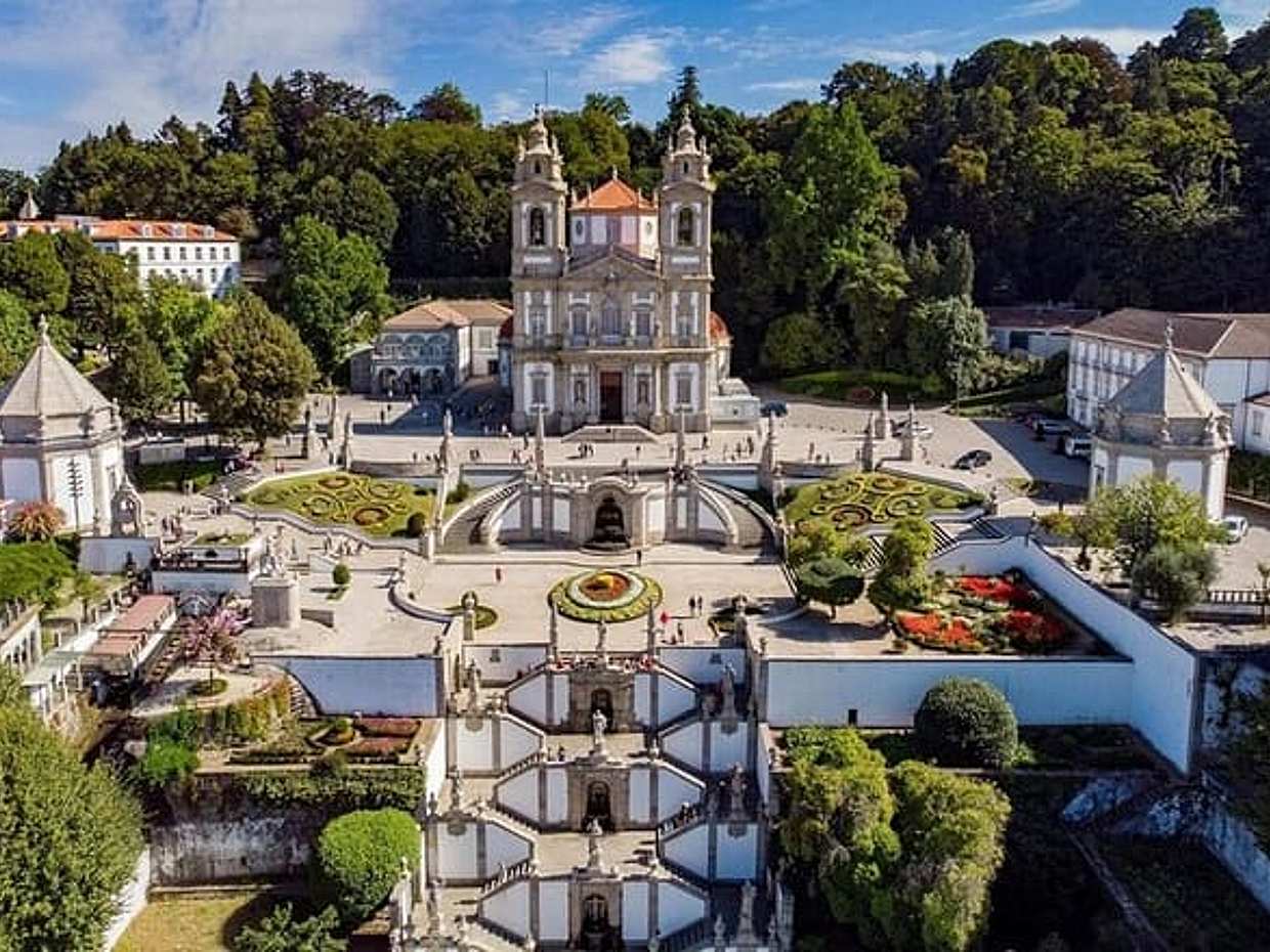 BRAGA AND GUIMARÃES: Private Historic Tour from Porto in Portugal