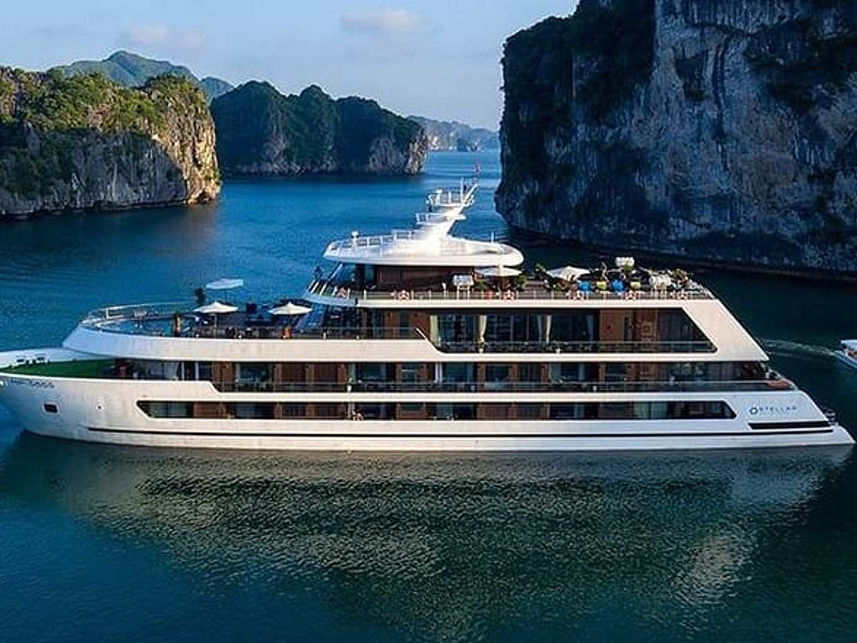 Top VIP Luxury Cruise 3 Days Tour : Full Meals,Biking,Kayaking,Swimming Pool, photo 2