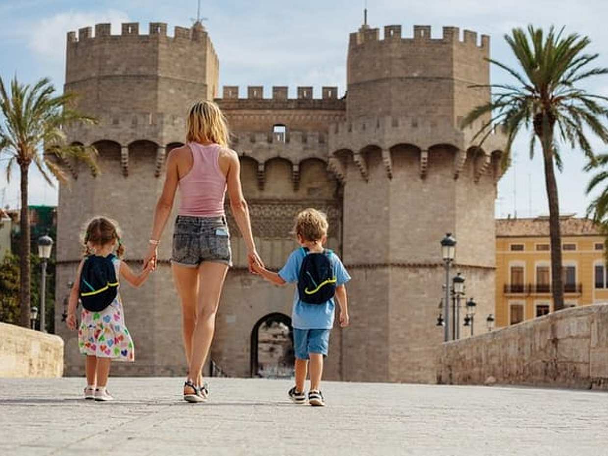 Valencia Private Family Tour with Churros, Parks & Science Museum in Spain