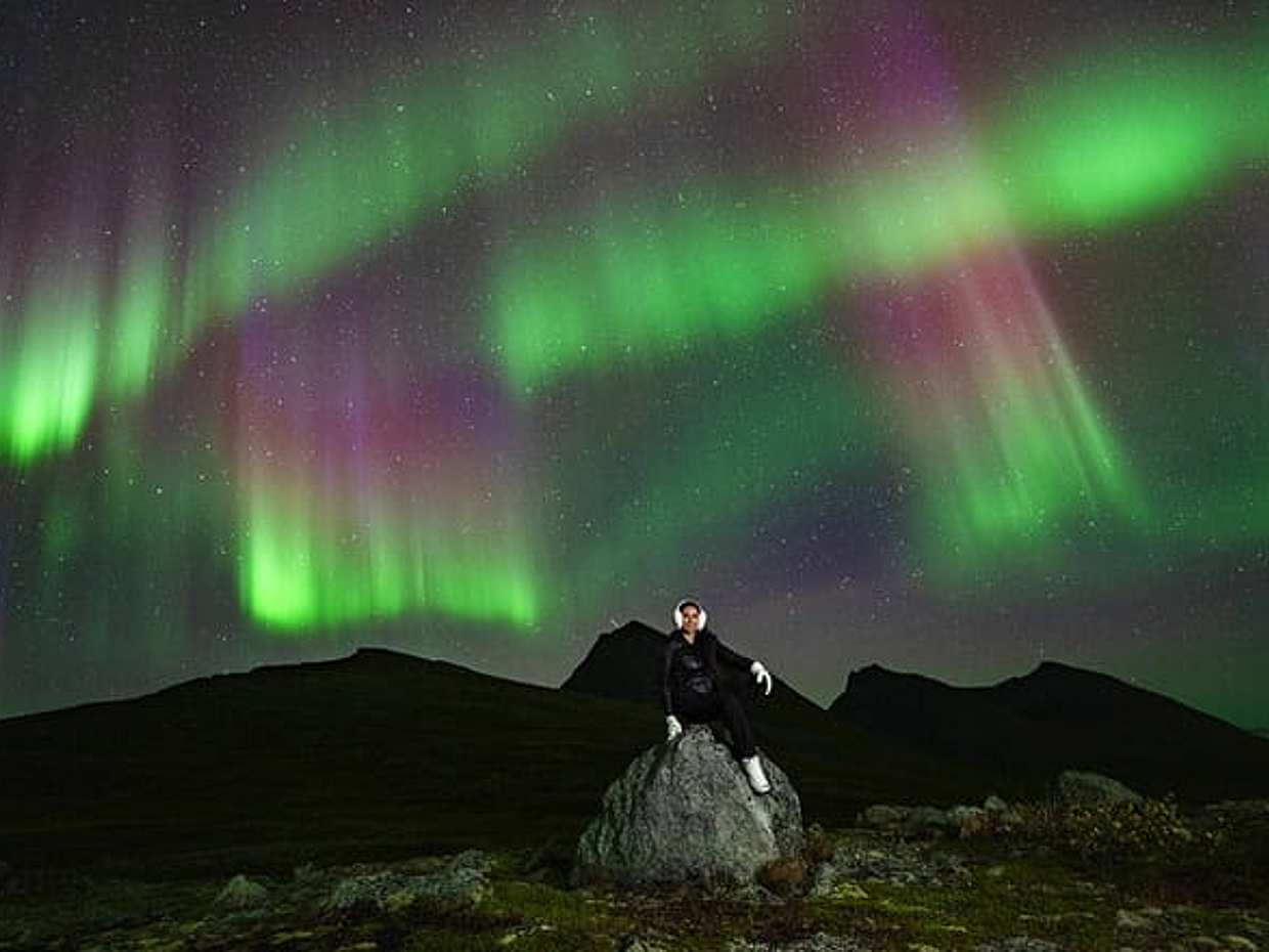 Tromsø: Northern Lights Minibus Tour with Expert Guides, photo 4