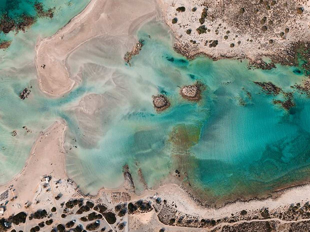 ทัวร์ส่วนตัวแบบเต็มวันสำหรับครอบครัว: เที่ยวชมหาด Elafonisi และ Agia Sofia ในเมือง Chania ประเทศกรีซ

