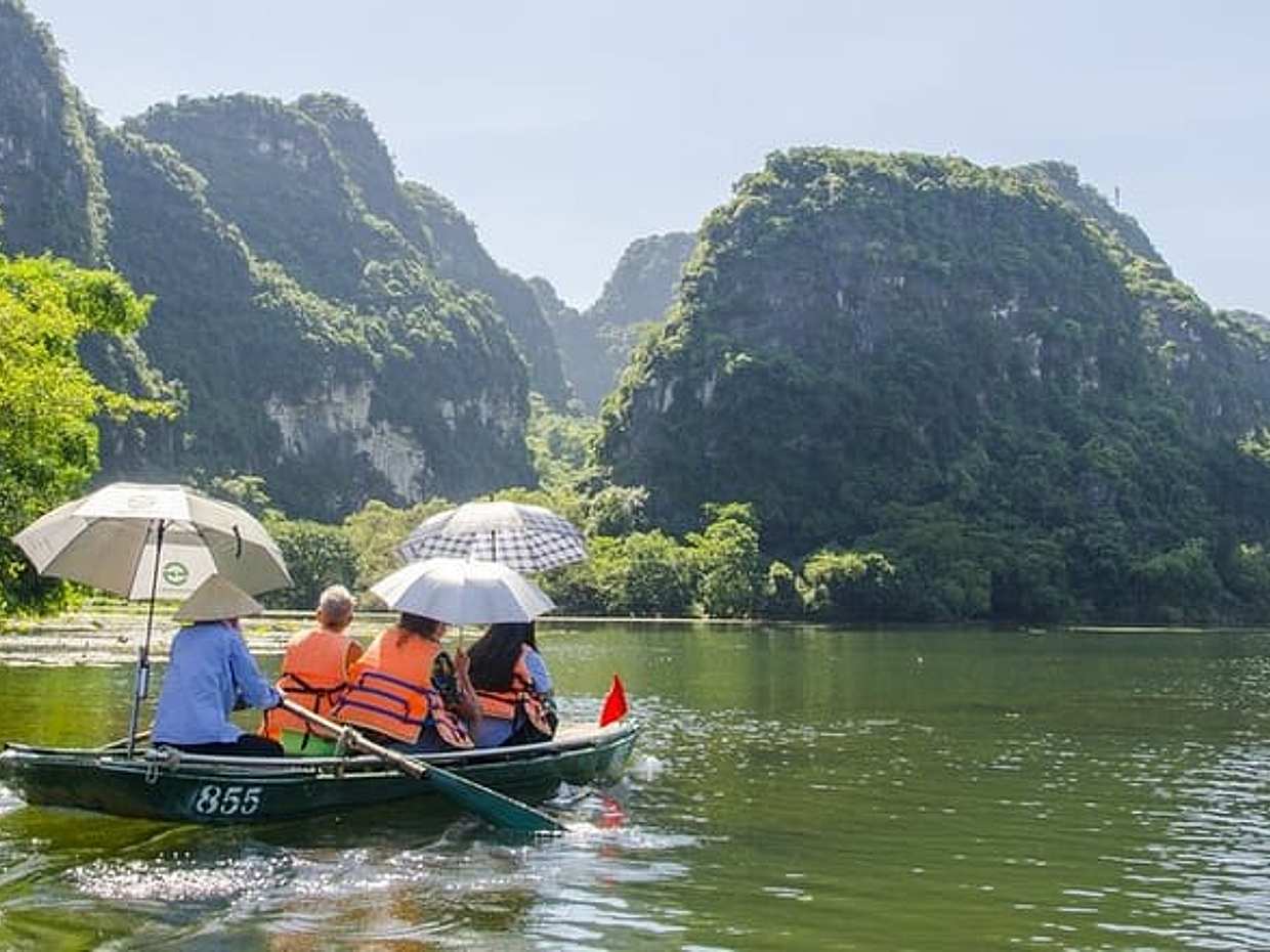 Full-Day Tour to Bai Dinh Pagoda and Trang An Ecosystem, photo 5