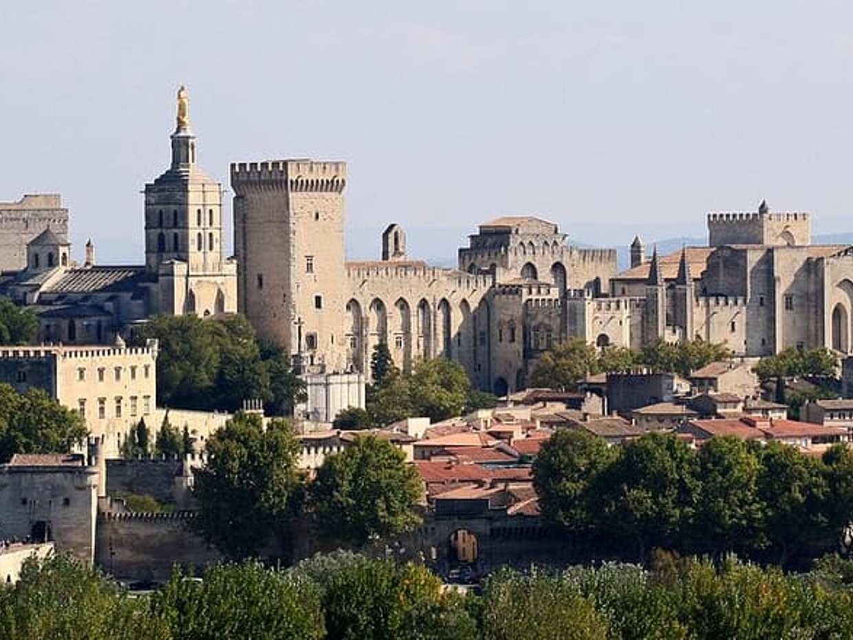 Small Groupe Private Excursion to Avignon and Aix en Provence